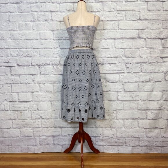 BCBGeneration Plaid Smocked Cropped Tank Top - Picture 6 of 9